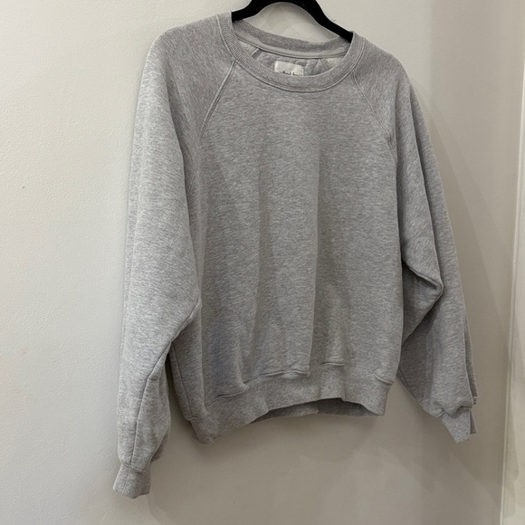 Wilfred Free - Aritzia -  Light Gray Crew Neck Sweatshirt- women’s medium - Picture 1 of 4